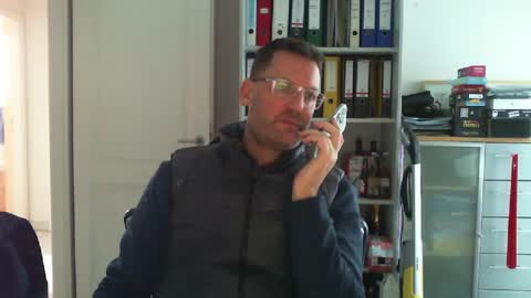 macfly67 online show from 12/18/24, 10:19