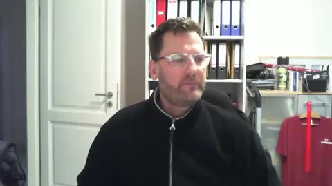 macfly67 online show from 01/26/25, 07:42