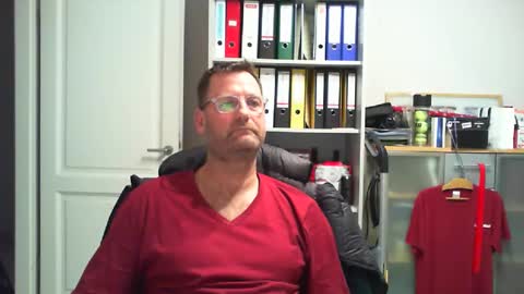 macfly67 online show from 02/13/25, 08:34