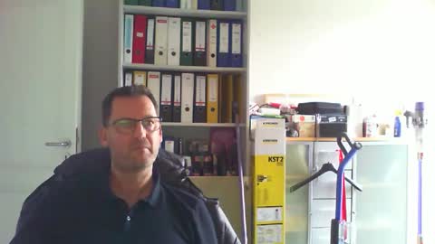 macfly67 online show from 10/17/25, 01:35