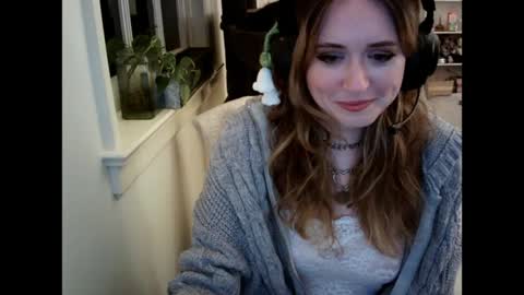 maia online show from 04/10/26, 04:17