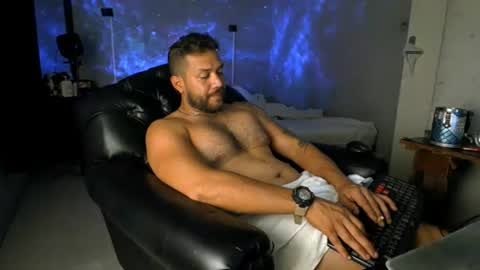 Snapshot of machohandsome chatting on 06/15/26, 10:17 Javier papichulo master how do you want online show from 06/15/26, 10:17