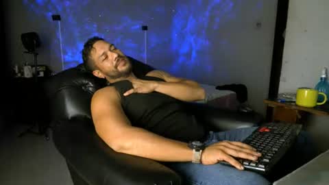 Snapshot of machohandsome chatting on 06/23/26, 06:22 Javier papichulo master how do you want online show from 06/23/26, 06:22