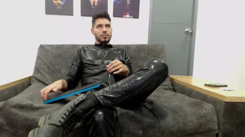 instagram mackdanielsx online show from 02/14/26, 08:38