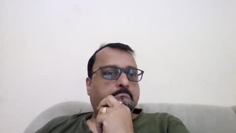 Snapshot of mackbe chatting on 05/24/26, 12:32 Mackbe online show from 05/24/26, 12:32