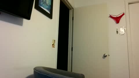 mackdocc001 online show from 10/12/25, 06:07