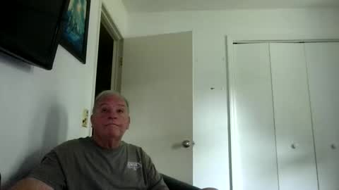 mackdocc001 online show from 04/18/26, 07:58