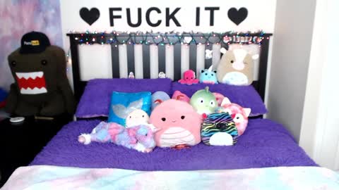 Mackenzie Wolfe online show from 12/17/24, 08:01