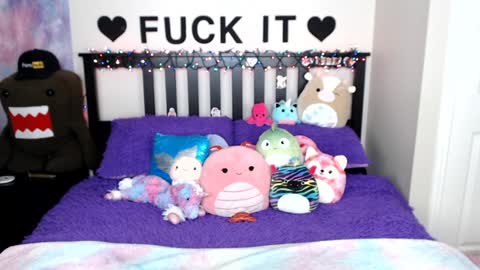 Mackenzie Wolfe online show from 12/24/24, 07:17