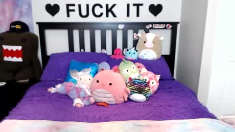 Mackenzie Wolfe online show from 09/24/25, 05:11