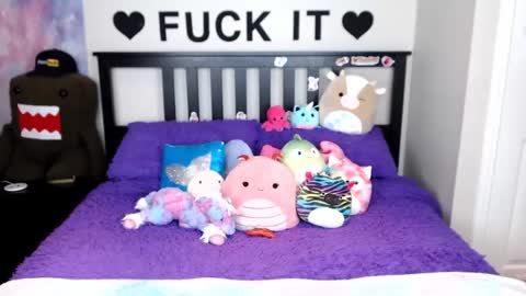 Mackenzie Wolfe online show from 10/01/25, 04:51