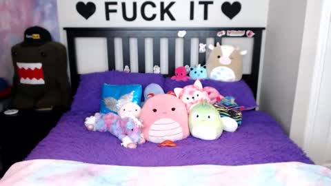 Mackenzie Wolfe online show from 12/02/25, 04:51