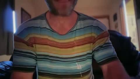 Snapshot of mackincaliallday chatting on 10/18/25, 01:08 MackinCaliAllDay online show from 10/18/25, 01:08