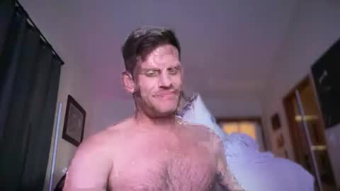 Snapshot of mackincaliallday chatting on 10/27/25, 10:14 MackinCaliAllDay online show from 10/27/25, 10:14