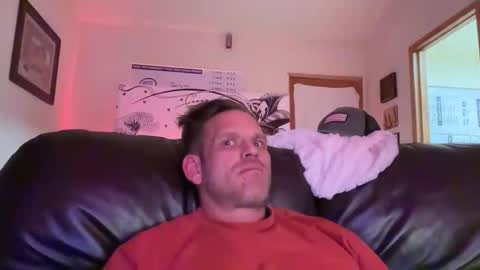 Snapshot of mackincaliallday chatting on 11/23/25, 01:16 MackinCaliAllDay online show from 11/23/25, 01:16