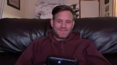 Snapshot of mackincaliallday chatting on 12/04/25, 02:32 MackinCaliAllDay online show from 12/04/25, 02:32