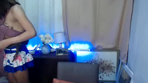 Snapshot of madalina1992 chatting on 01/13/25, 08:05 madalina1992 online show from 01/13/25, 08:05
