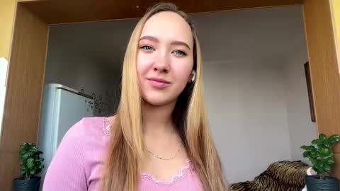 Snapshot of madalyneaks chatting on 03/25/26, 07:58 Lilo online show from 03/25/26, 07:58