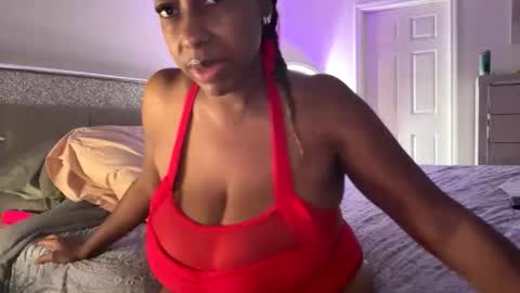 Snapshot of madam_glam chatting on 10/02/25, 04:36 madam_glam online show from 10/02/25, 04:36