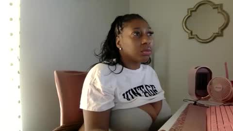 Snapshot of madam_glam chatting on 04/29/26, 05:30 madam_glam online show from 04/29/26, 05:30