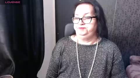 Snapshot of madam_sanjanne chatting on 05/18/26, 04:07 Madam Sanjanne online show from 05/18/26, 04:07