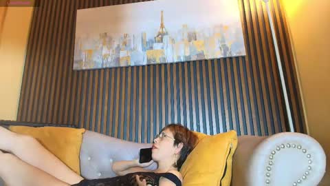 Madame online show from 05/15/26, 08:05