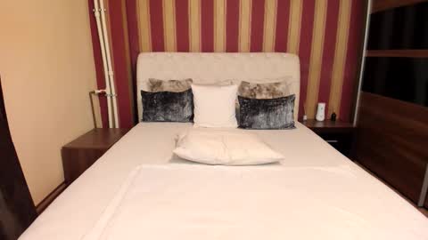 Snapshot of madamecrowford chatting on 10/31/25, 01:23 Nora online show from 10/31/25, 01:23