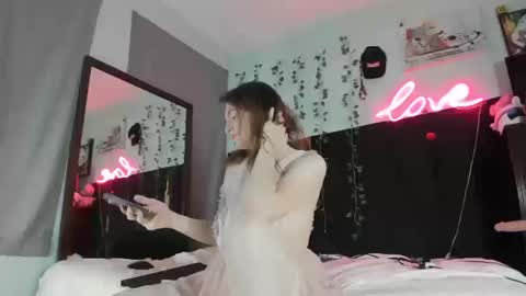 Maddi Avalon online show from 10/18/25, 02:58