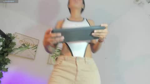 Snapshot of maddie_ray_ chatting on 04/24/26, 11:23 Maddie Ray online show from 04/24/26, 11:23