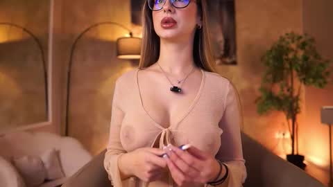 Maddie online show from 12/19/25, 10:00