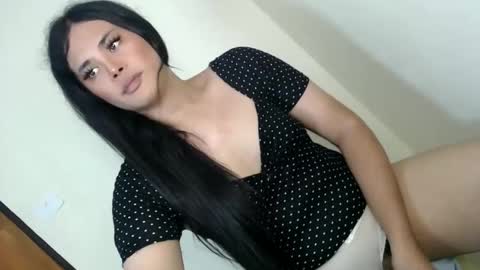 Im ZY DONT FORGET TO FOLLOW ME - online show from 10/18/25, 04:59