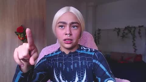 maddiie and clyde online show from 11/12/25, 02:06