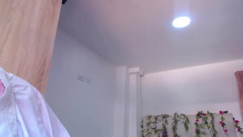 maddiie and clyde online show from 11/18/25, 05:39