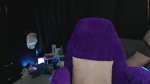 Snapshot of maddiie_and_clyde chatting on 05/17/26, 06:37 maddiie and clyde online show from 05/17/26, 06:37