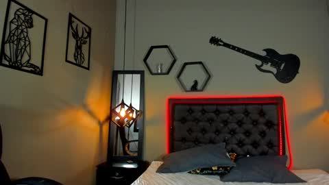 Maddie online show from 12/14/24, 07:46