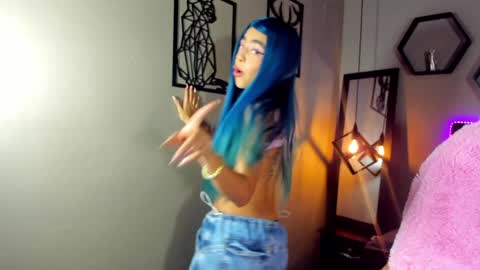 Maddie online show from 01/11/25, 03:20