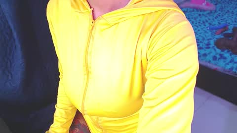 Maddie online show from 10/11/25, 02:15