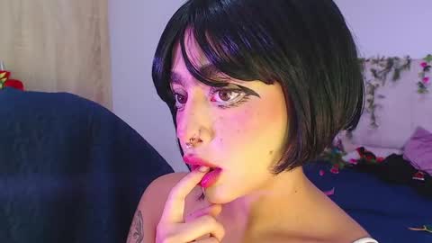 Maddie online show from 10/19/25, 10:21