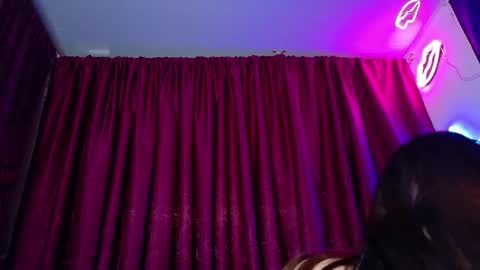 Snapshot of maddilust chatting on 05/28/26, 04:37 Miss Lust online show from 05/28/26, 04:37