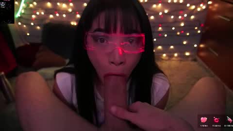 Snapshot of maddisrock chatting on 10/13/25, 10:26 madis online show from 10/13/25, 10:26