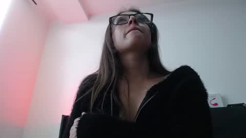 Snapshot of maddy_14 chatting on 10/29/25, 09:16 Maddy UwU online show from 10/29/25, 09:16