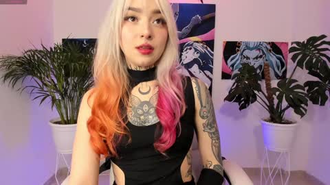 maddy_uwu online show from 12/16/24, 12:26