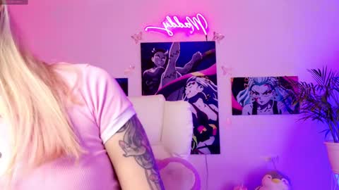 maddy_uwu online show from 03/09/25, 11:03