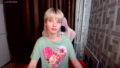 Snapshot of madelaines chatting on 03/08/26, 10:35 madelaines online show from 03/08/26, 10:35