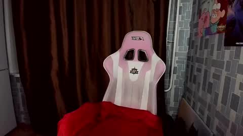 Snapshot of madelaines chatting on 04/13/26, 05:51 madelaines online show from 04/13/26, 05:51