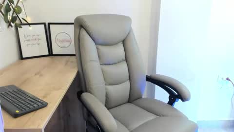 Madeleine  online show from 09/12/25, 01:28