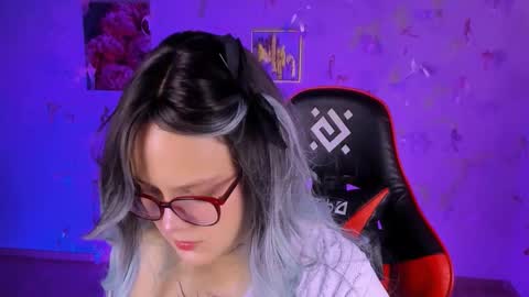 Madeline online show from 11/28/25, 05:10