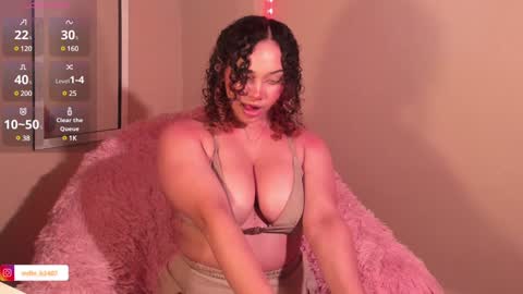 Snapshot of madelinebenet chatting on 01/17/25, 11:18 Madeline online show from 01/17/25, 11:18