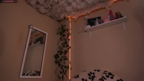 Snapshot of madelinebenet chatting on 09/15/25, 02:00 Madeline online show from 09/15/25, 02:00