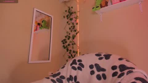 Snapshot of madelinebenet chatting on 09/26/25, 02:37 Madeline online show from 09/26/25, 02:37